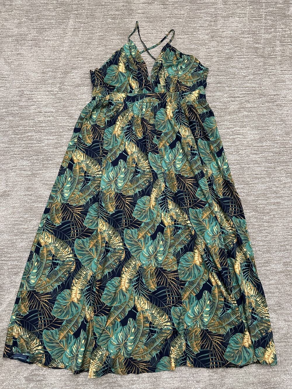 SHEIN Curve Dress Womens 2XL Green Leaf Print Tropical Beach Vacay Maxi V Neck